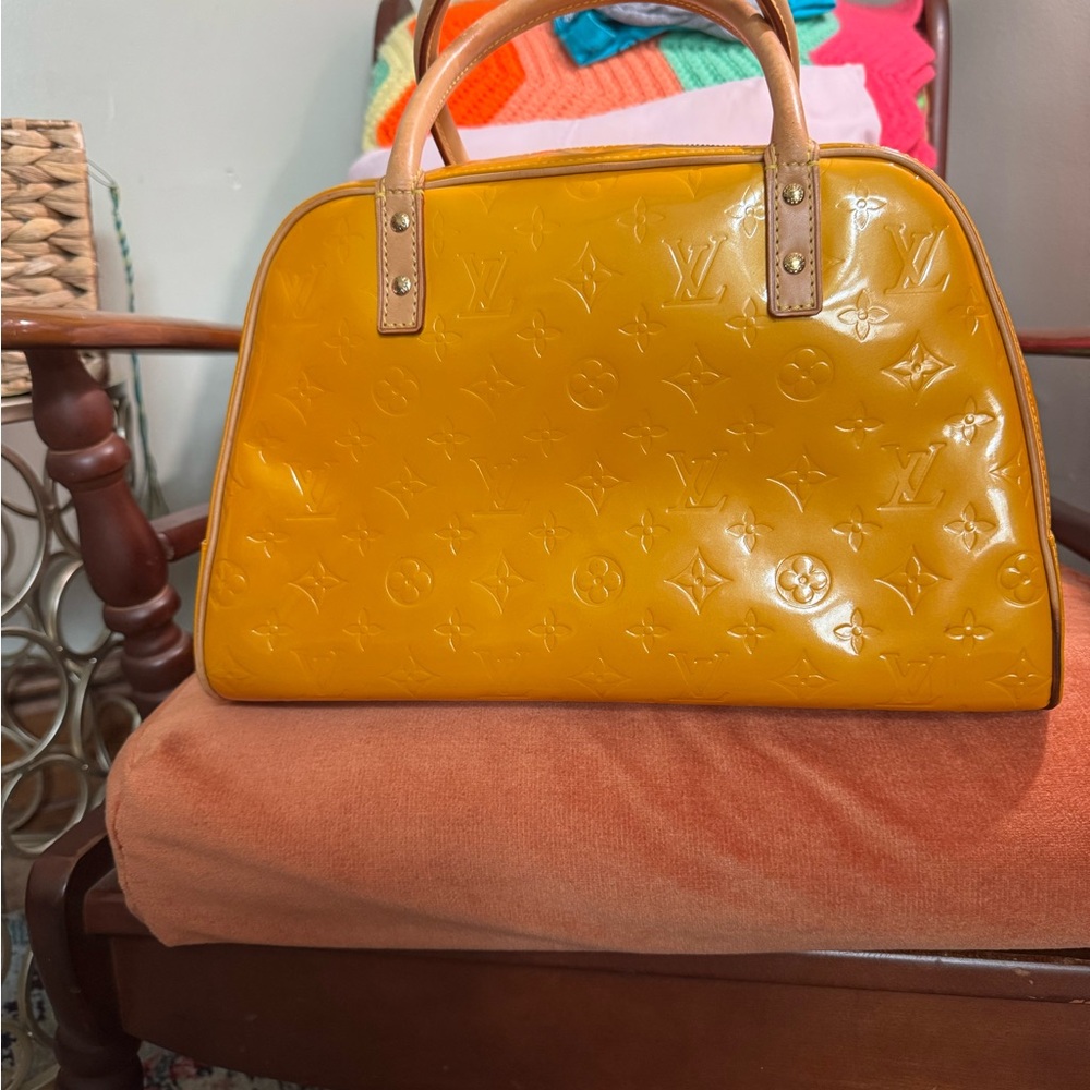 🌟🌙🌤️☀️😍Louis Vuitton Yellow Vernis